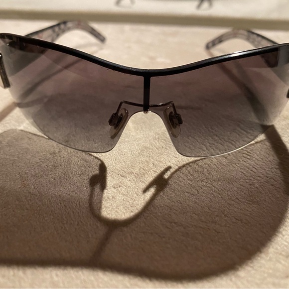 Burberry Accessories - Burberry Sunglasses